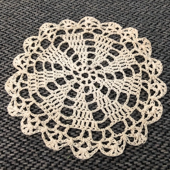 Vintage 1990’s Hand Crafted Crocheted Coasters/Doilies (2). - Picture 3 of 4